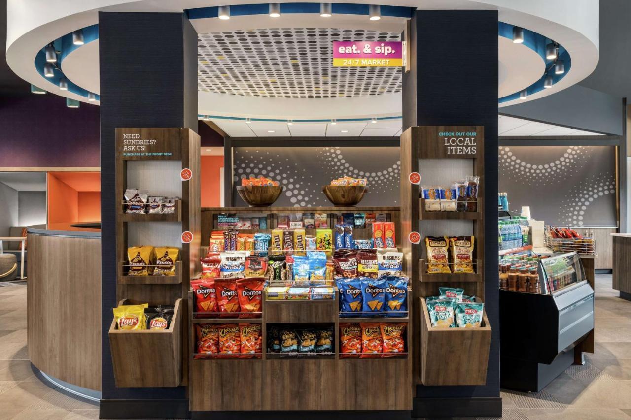 Tru By Hilton Hershey Chocolate Avenue Экстерьер фото
