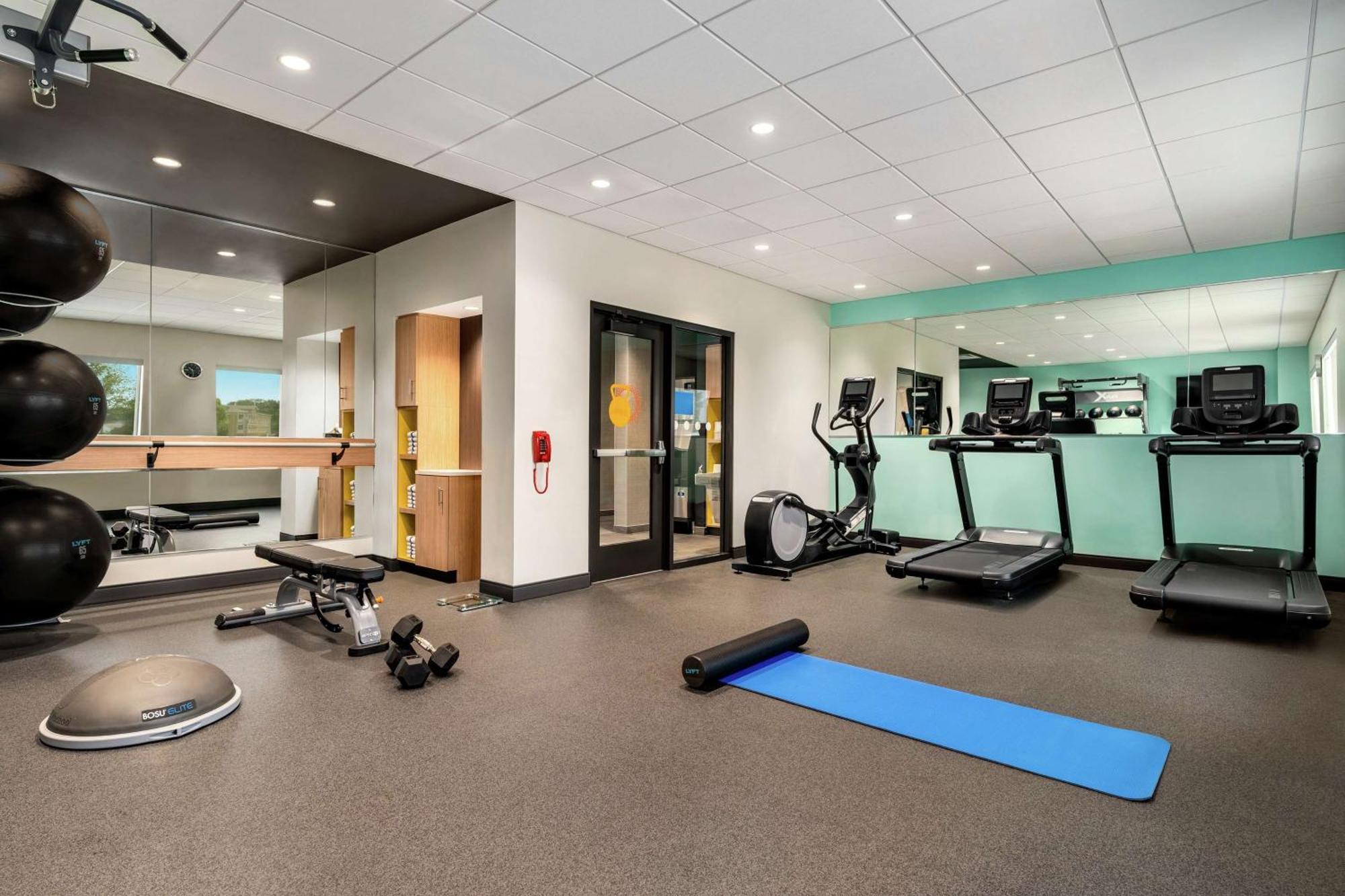 Tru By Hilton Hershey Chocolate Avenue Экстерьер фото